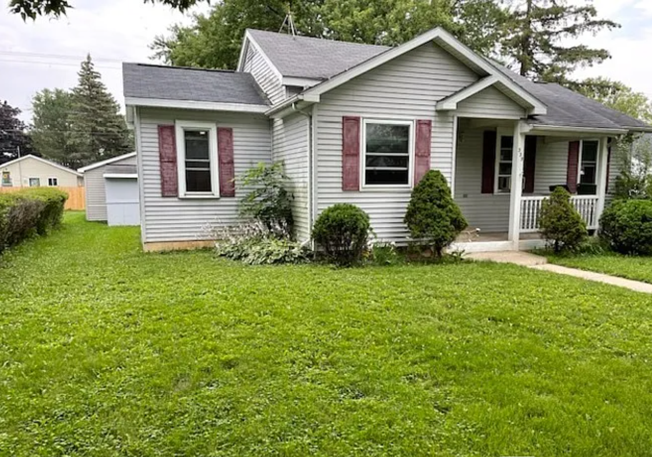 339 S Maple St - Photo 2 of 12