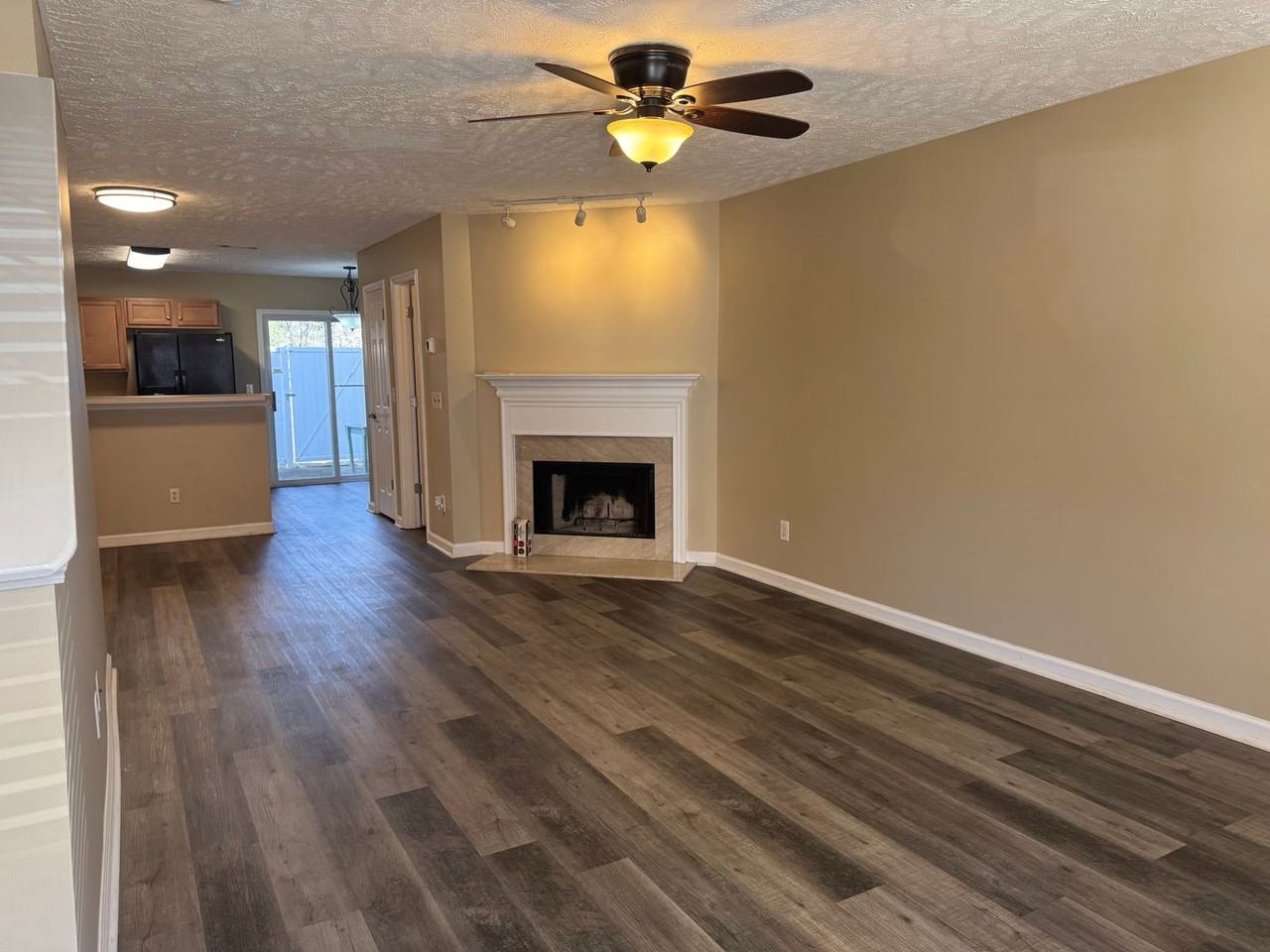 418 Shadow Glen Dr - Photo 2 of 21