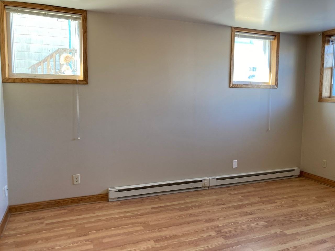 253 College St SW - Photo 2 of 40