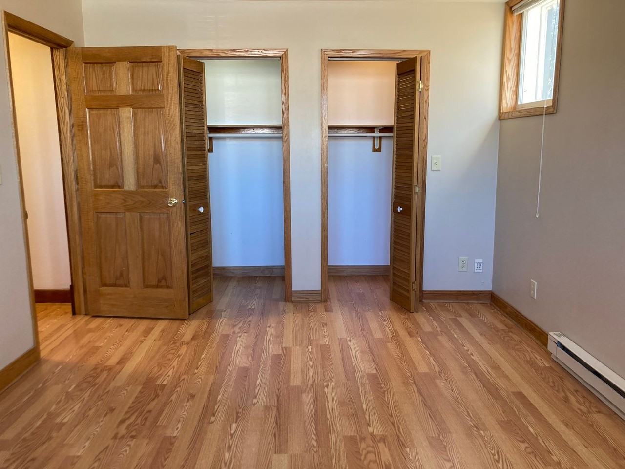 253 College St SW - Photo 3 of 40