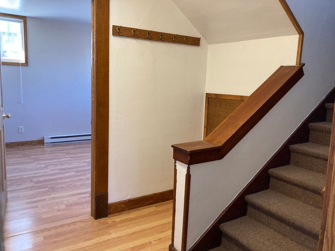 253 College St SW - Photo 5 of 40