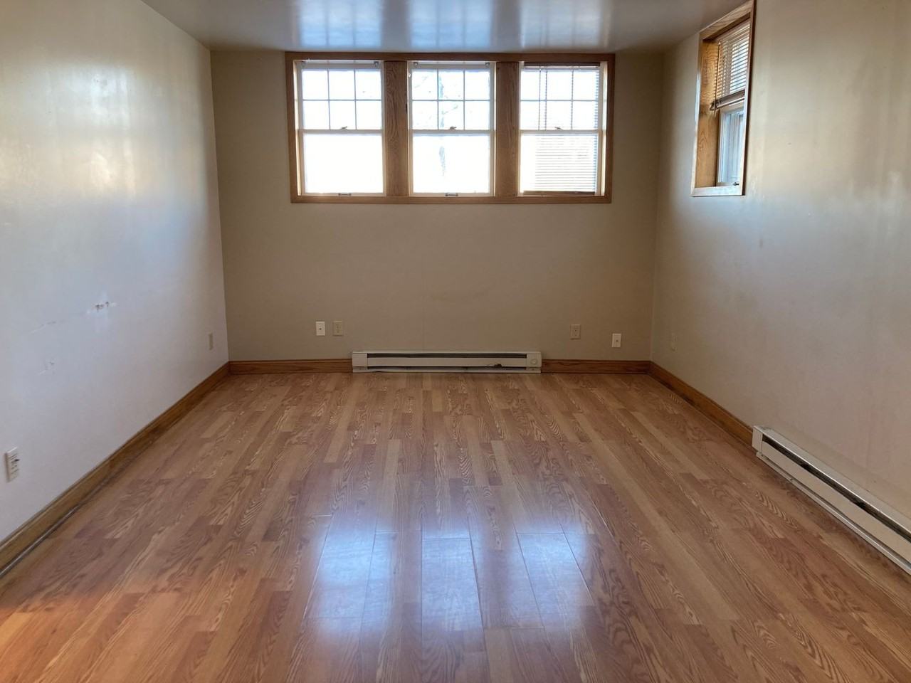 253 College St SW - Photo 6 of 40