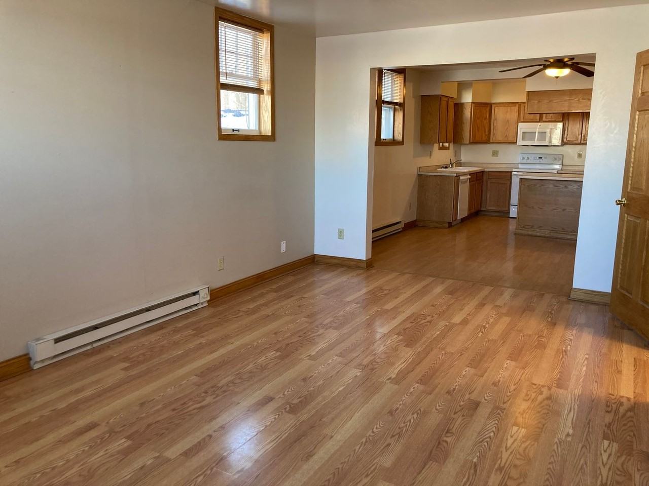 253 College St SW - Photo 7 of 40