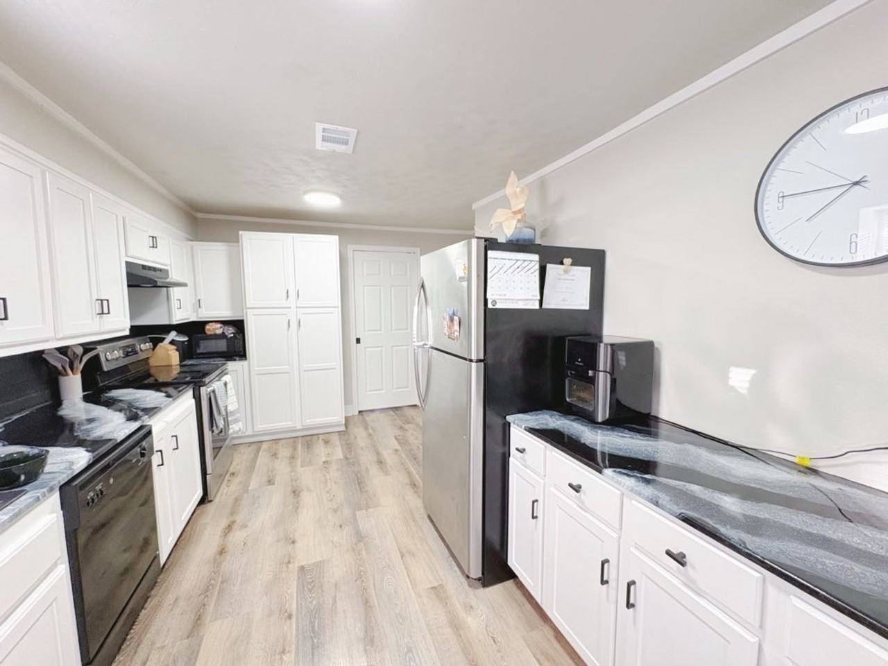 2008 26th St - Photo 3 of 6