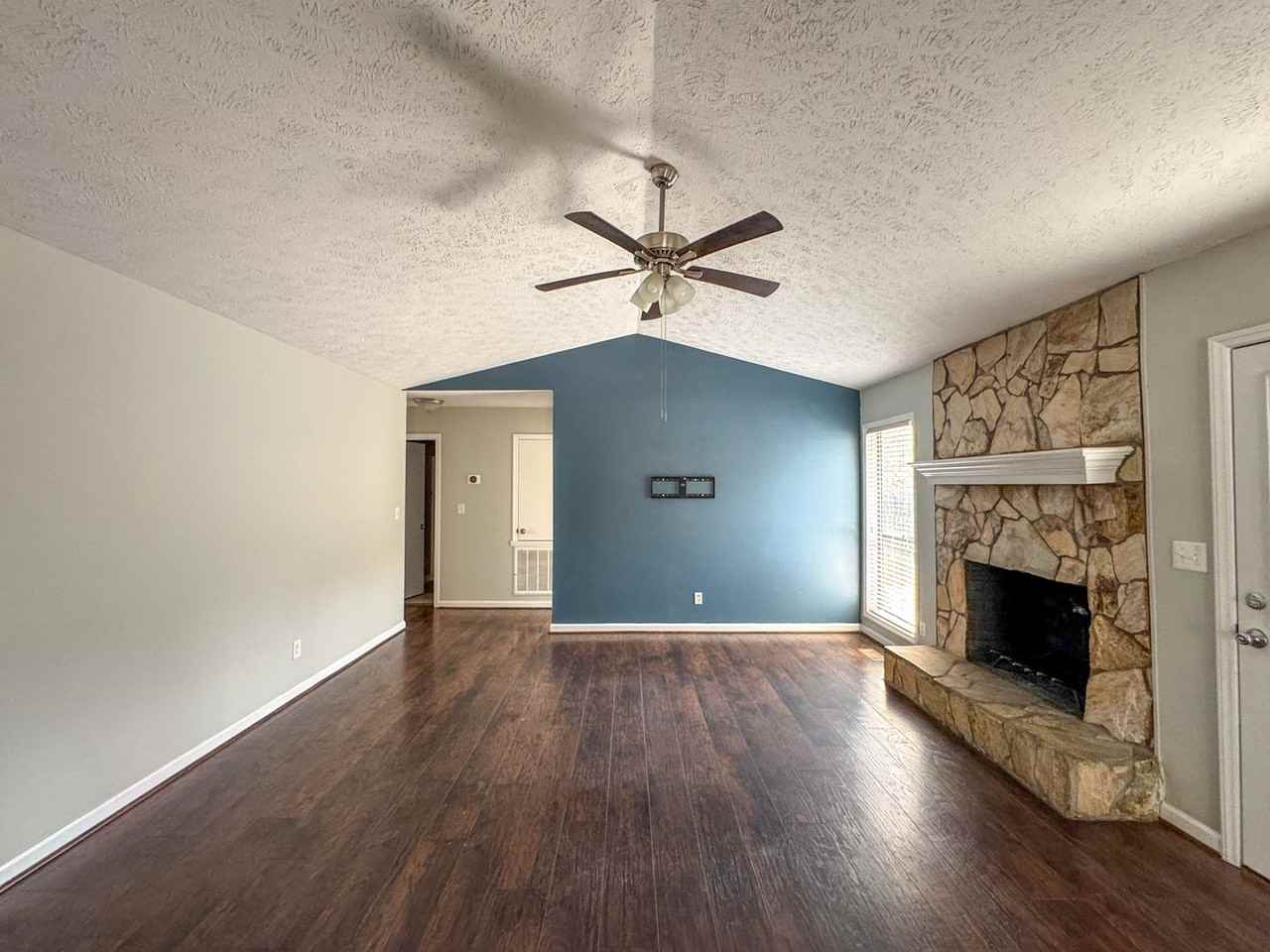 5508 Deep Hollow Ct - Photo 5 of 25