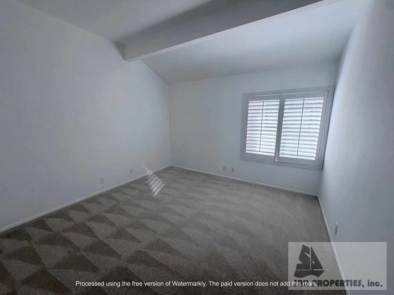 56 Corsica Dr - Photo 7 of 13