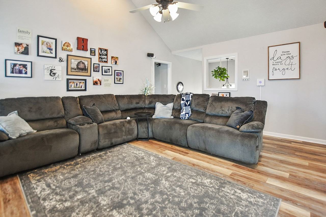 113 Irishman Way - Photo 3 of 20