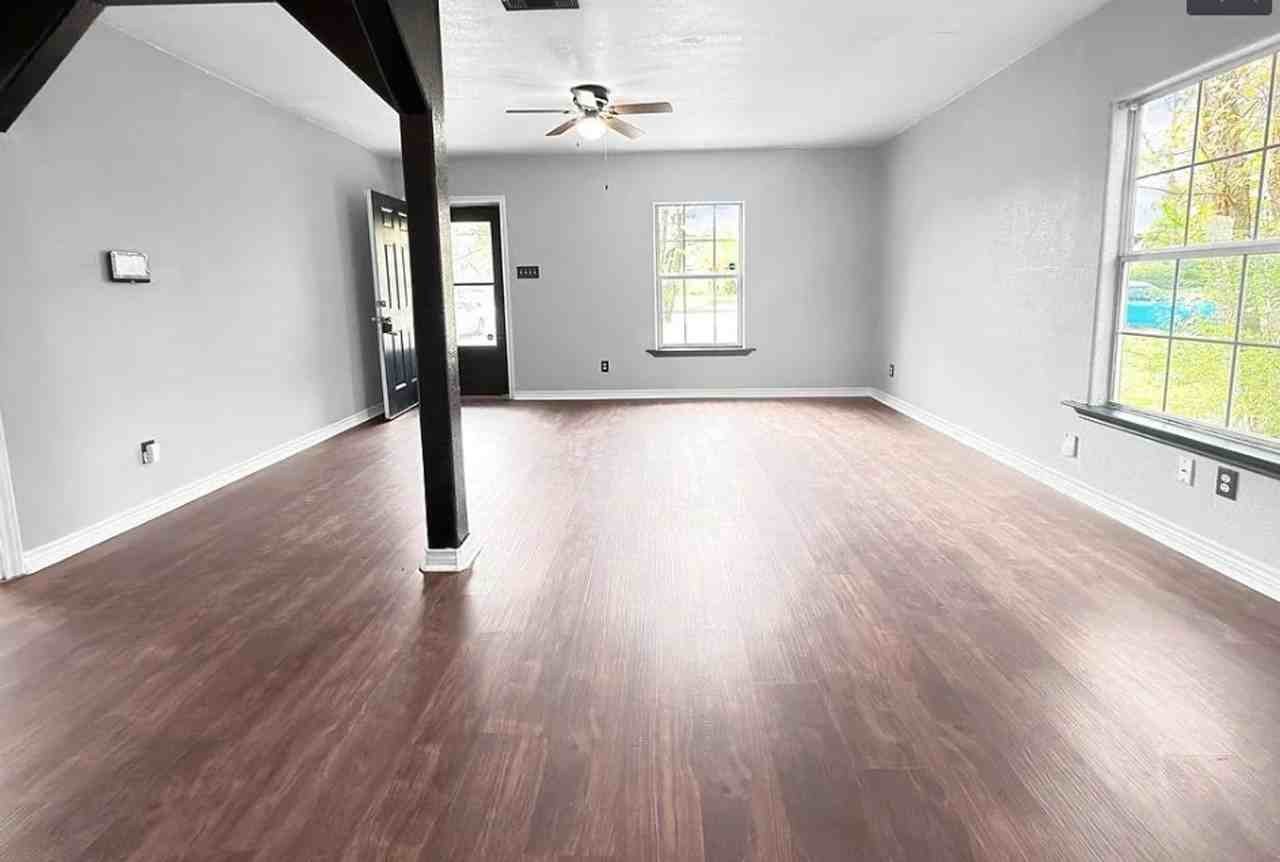 410 Mayborn Dr - Photo 3 of 18