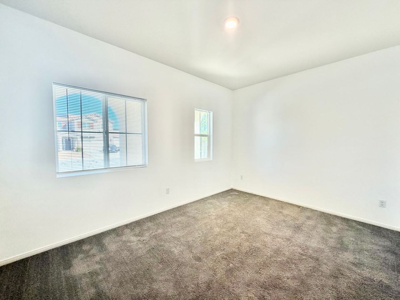 26557 Wintersweet Ct - Photo 7 of 37