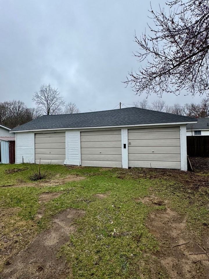 621 French St - Photo 3 of 16