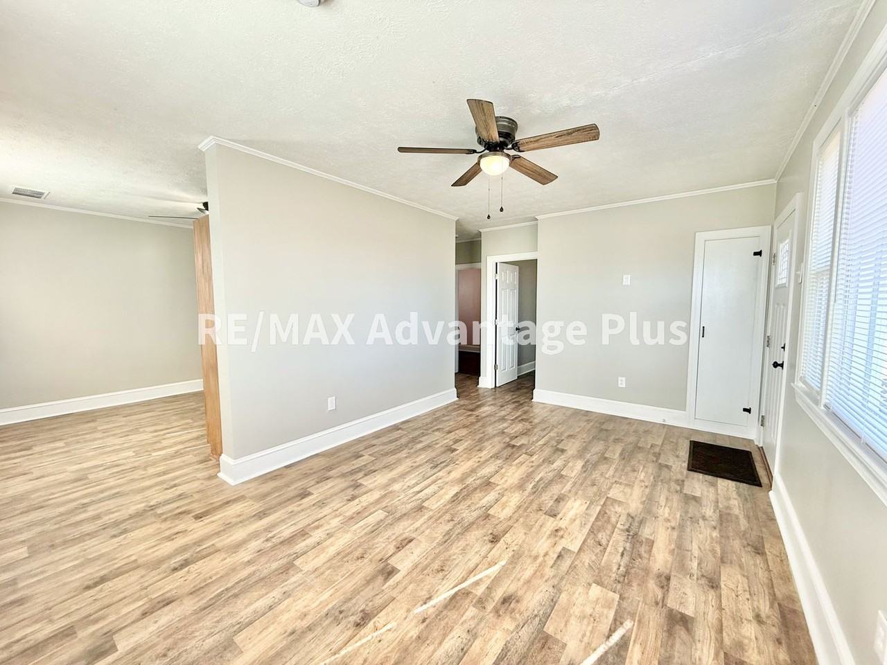 2343 Sanders Creek Rd - Photo 2 of 20