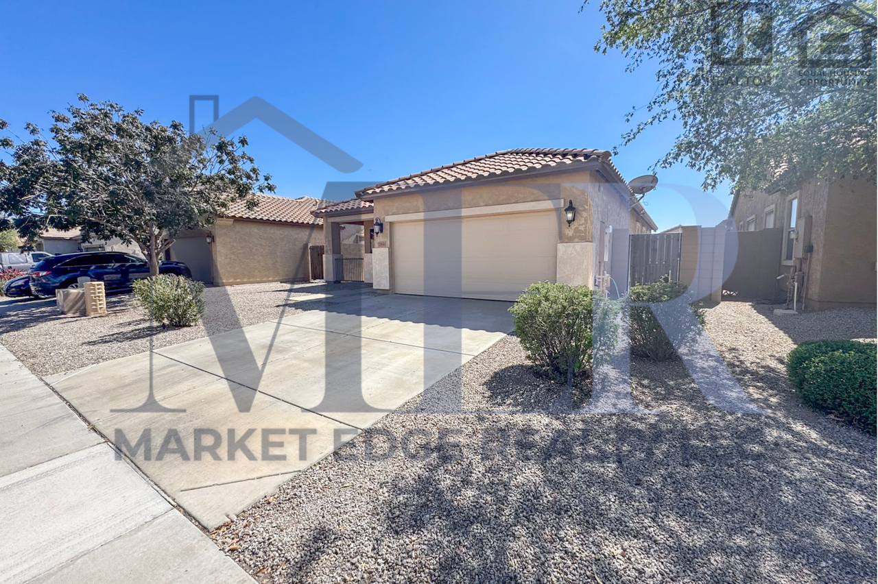 23641 W Mohave St - Photo 5 of 47