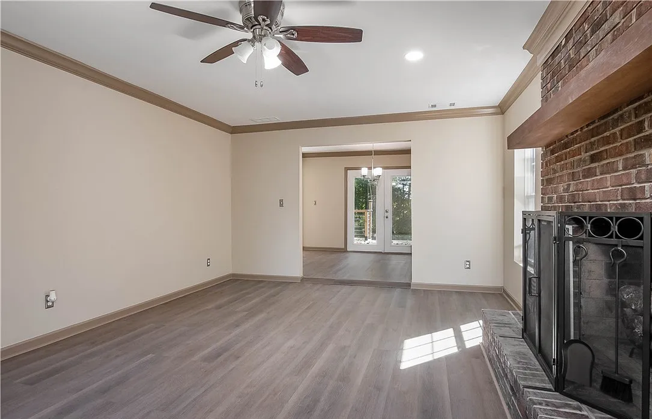 5211 Briarcliff Dr - Photo 6 of 22