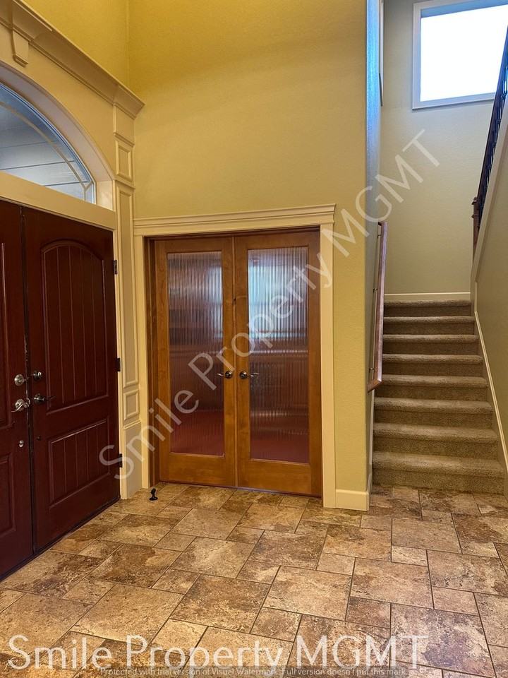 14015 Se Fircrest St - Photo 3 of 29