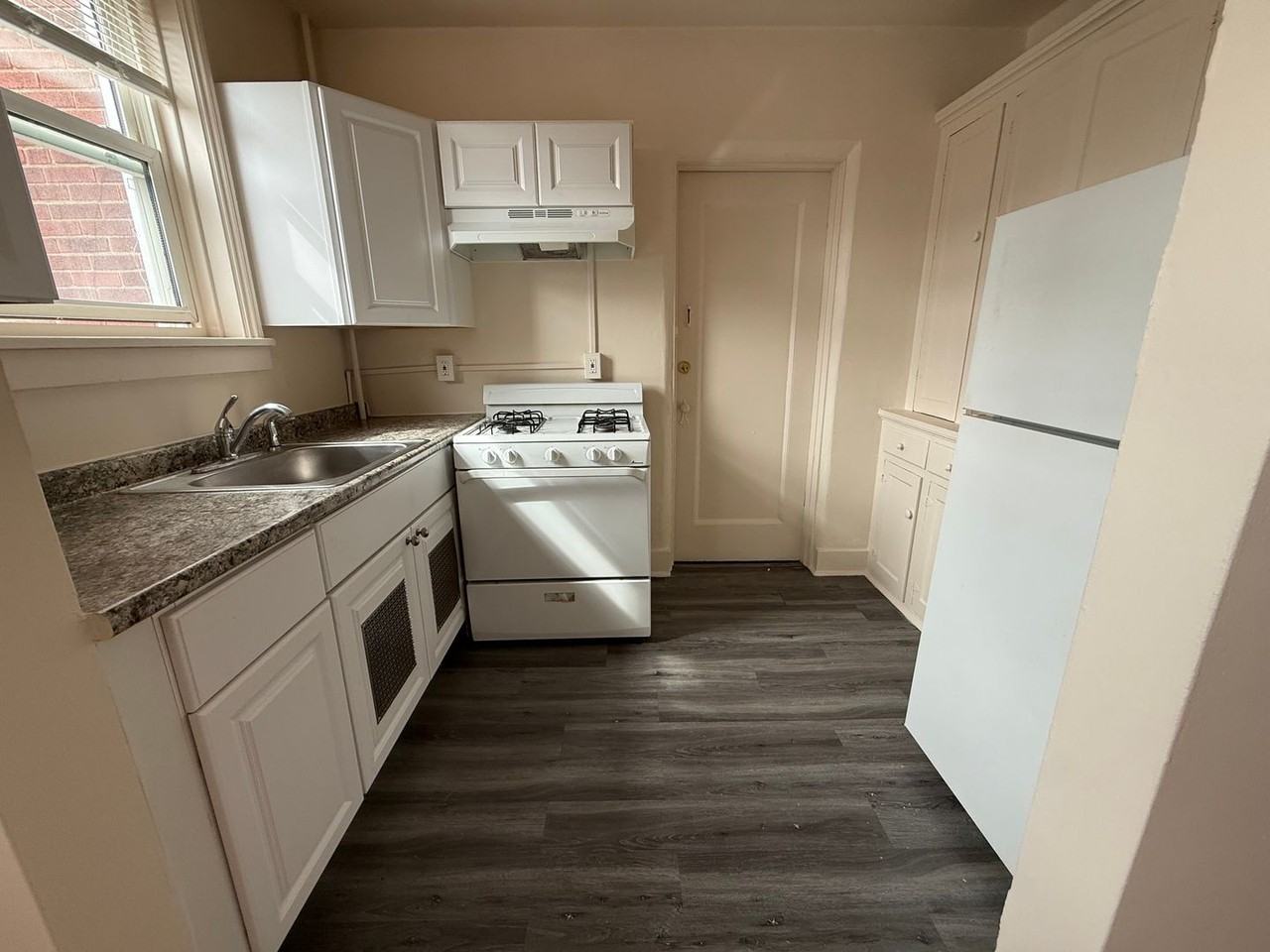 101 Central Sq - Photo 5 of 12