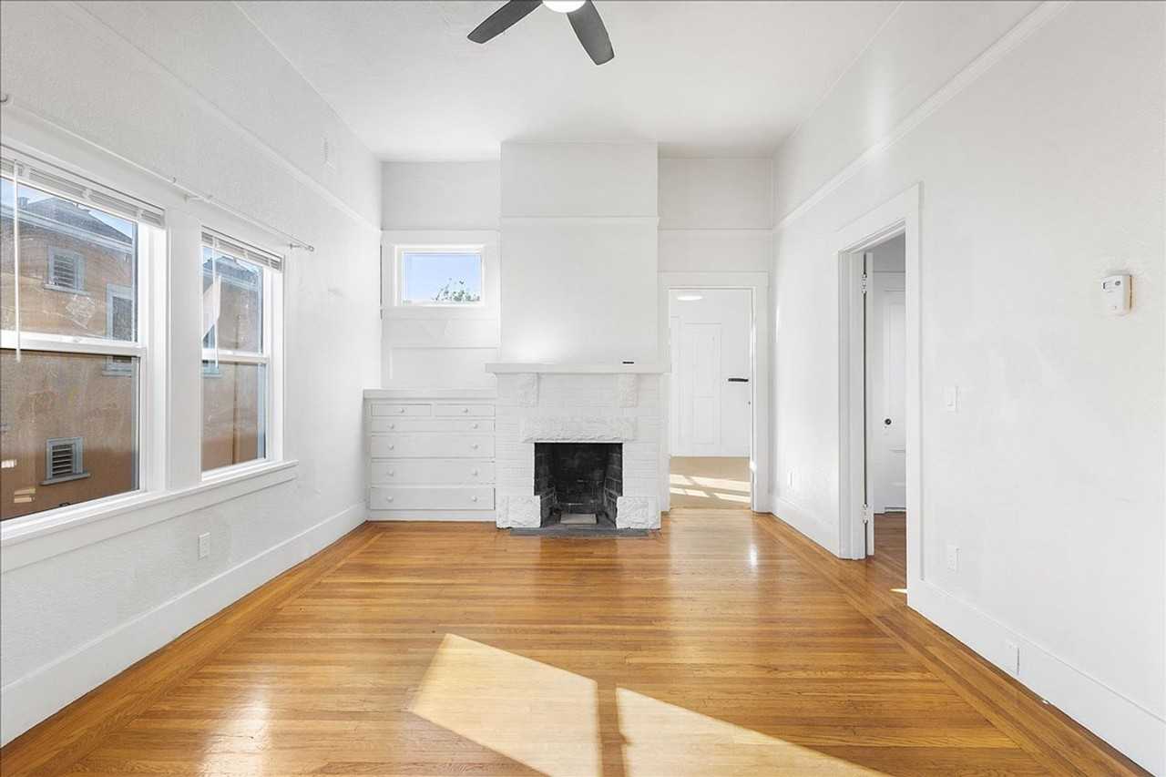 1517 Willow St - Photo 5 of 18