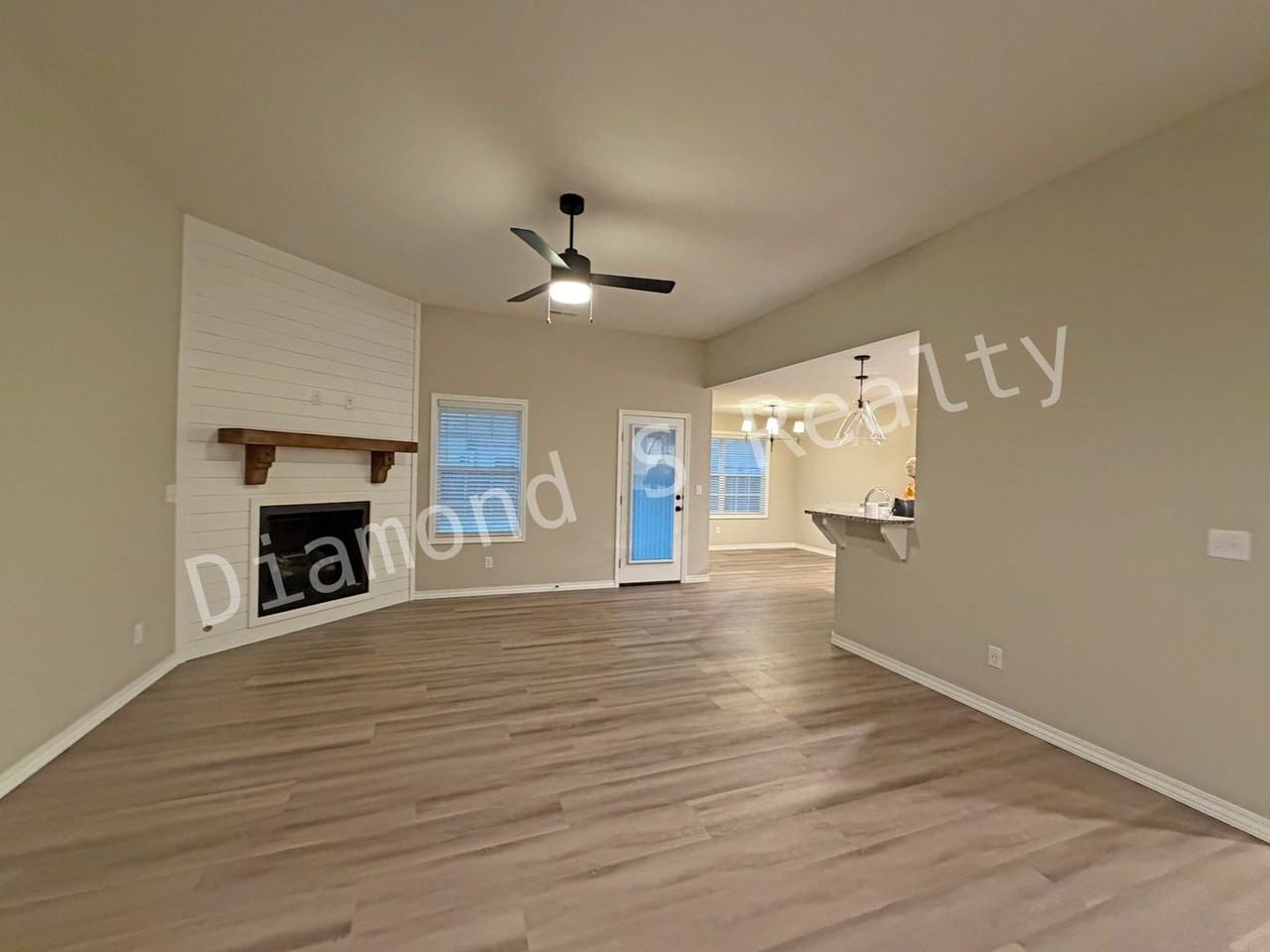 4124 N Venice Ave - Photo 2 of 19