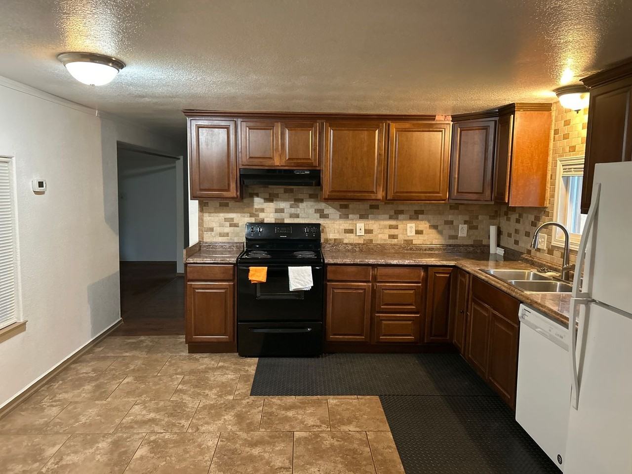 416 Duterrow Rd Se - Photo 5 of 17