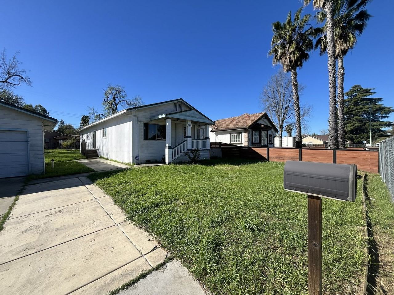 240 W El Camino Ave - Photo 2 of 32