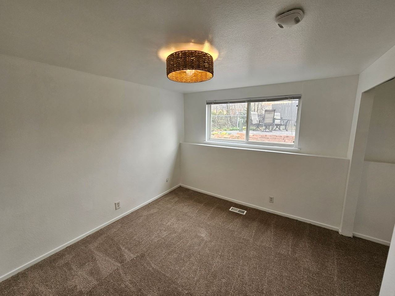 966 E Austin Ave - Photo 6 of 19