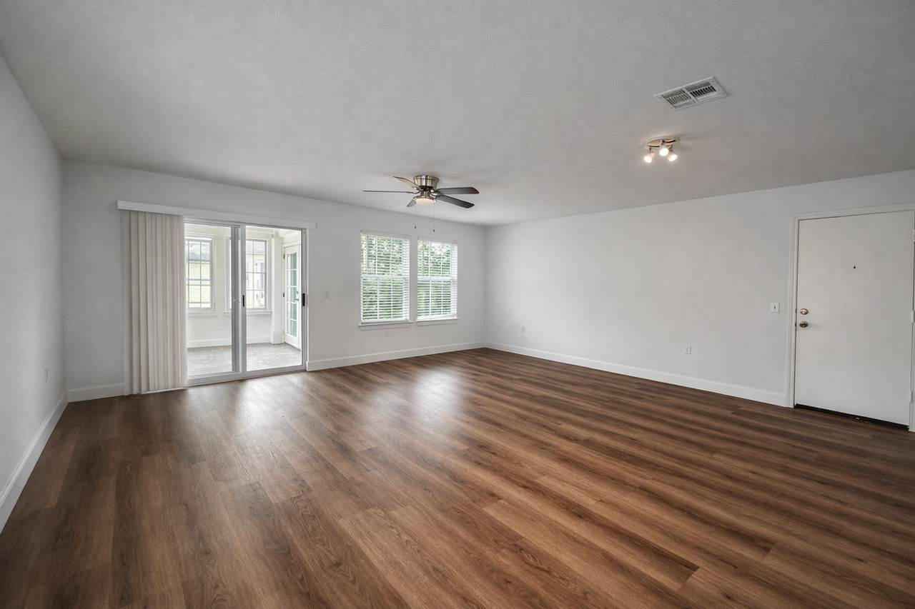 7129 Walkup Ln - Photo 2 of 22