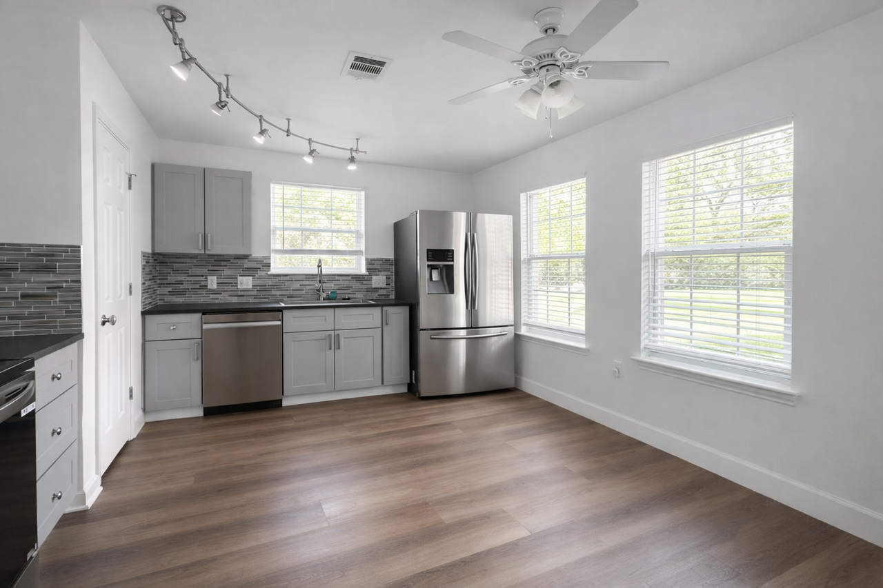 7129 Walkup Ln - Photo 6 of 22