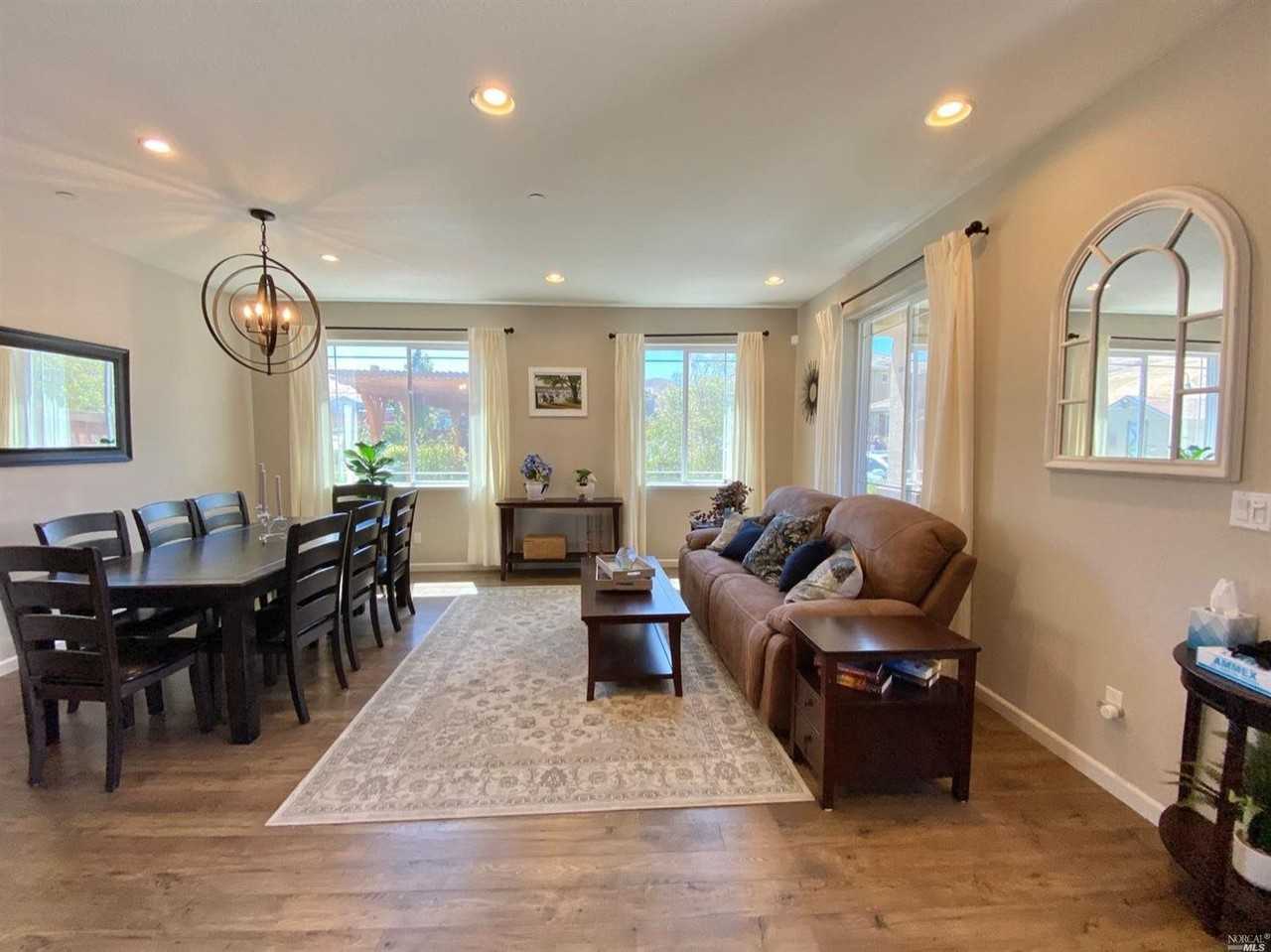 4719 Sweetwater Pl - Photo 6 of 35