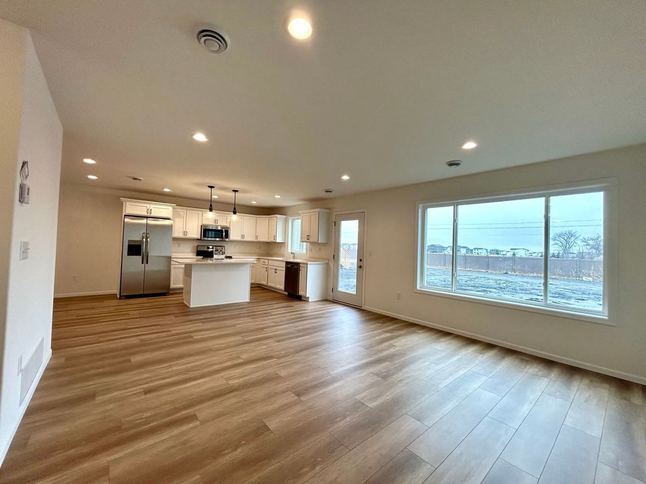 858 1st Ave - Photo 7 of 28