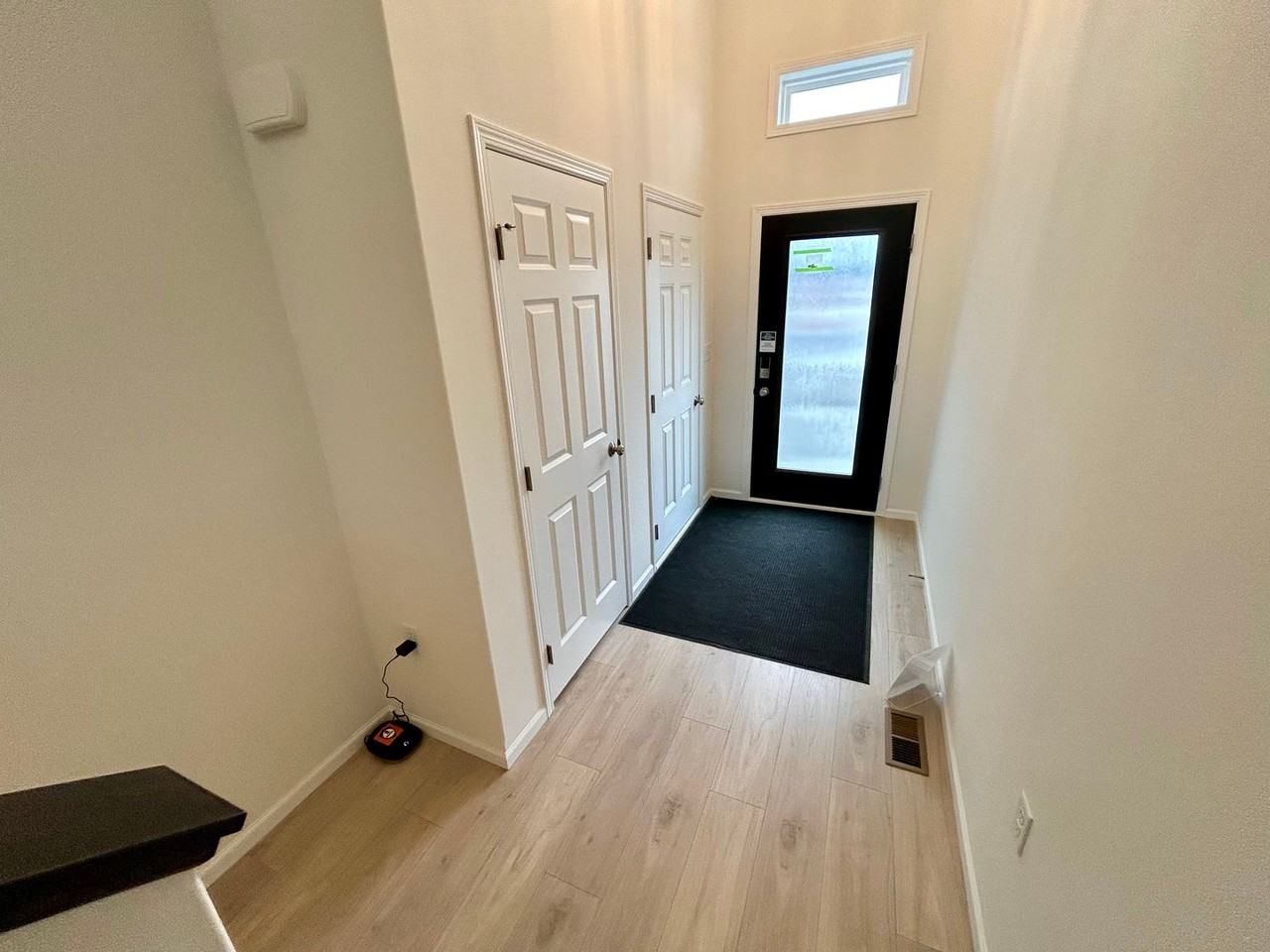 873 2nd Ave - Photo 4 of 33