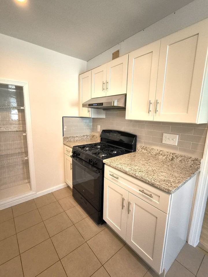 26 Main St - Photo 3 of 12