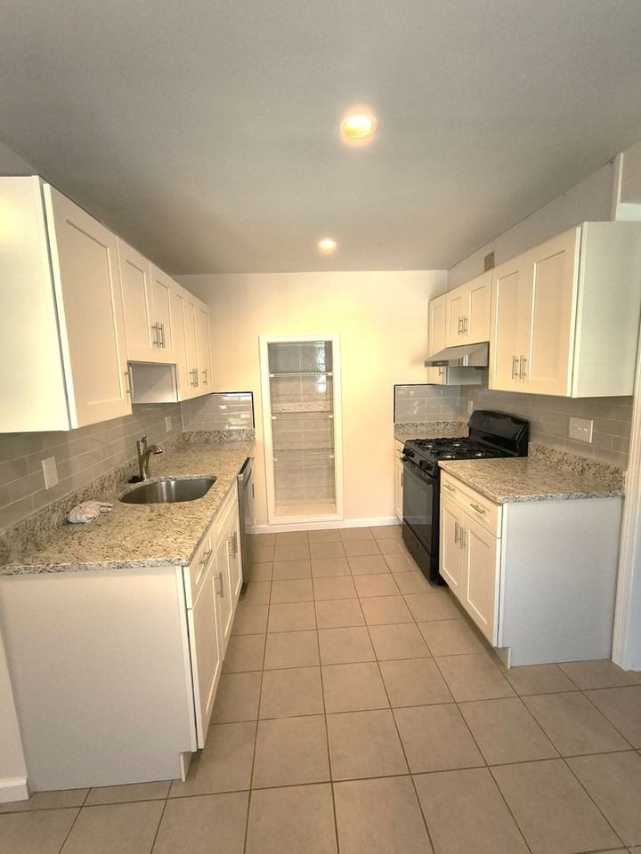 26 Main St - Photo 4 of 12