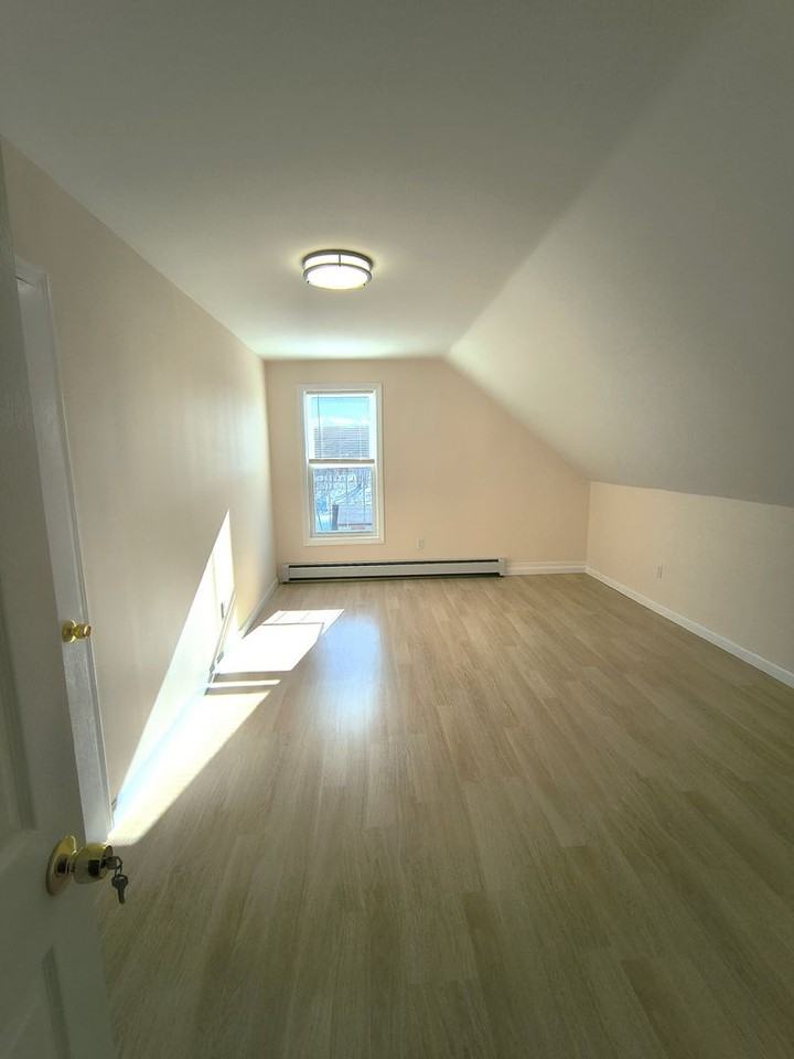 26 Main St - Photo 7 of 12