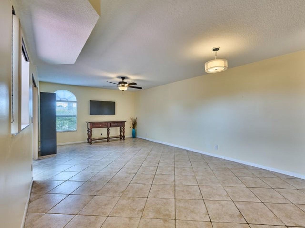 4065 Village Dr - Photo 4 of 21