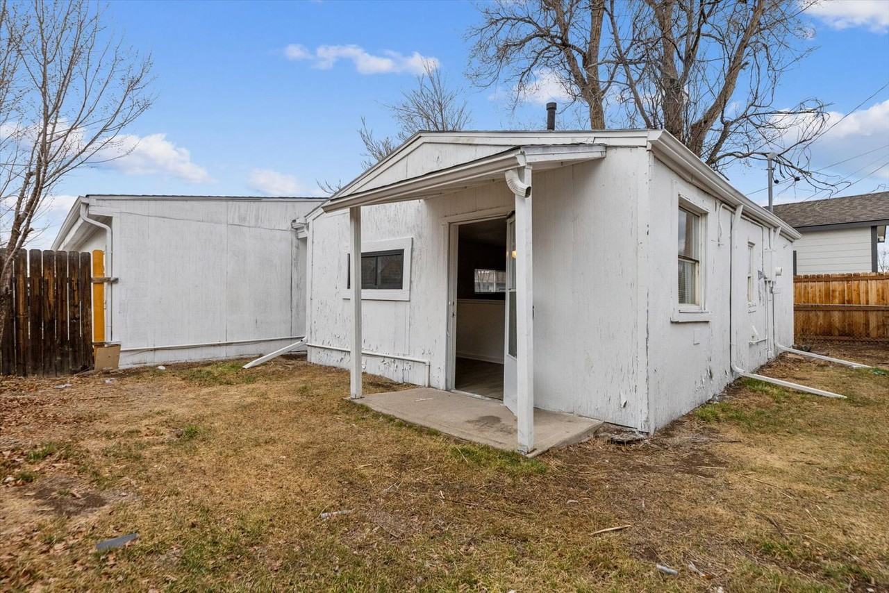 3229 W Virginia Ave - Photo 2 of 15