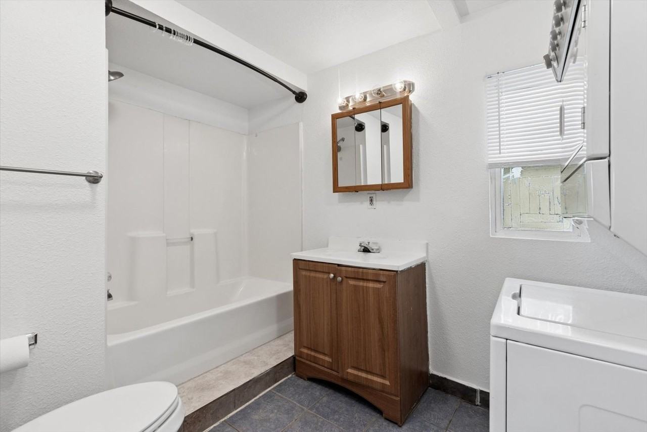 3229 W Virginia Ave - Photo 5 of 15