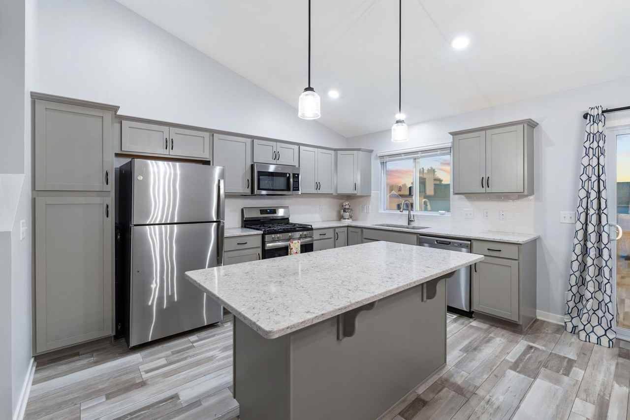 10913 Craig St - Photo 4 of 22