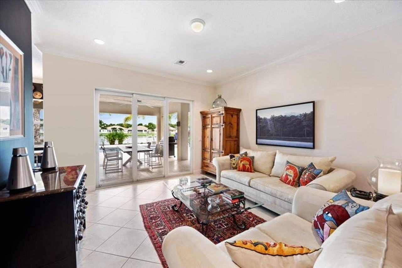 8152 Butler Greenwood Dr - Photo 7 of 21