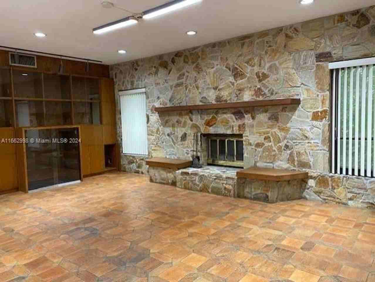 4450 S Jog Rd - Photo 5 of 17