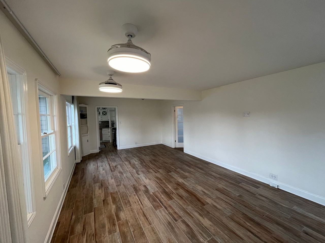 137 S Parker St - Photo 3 of 30