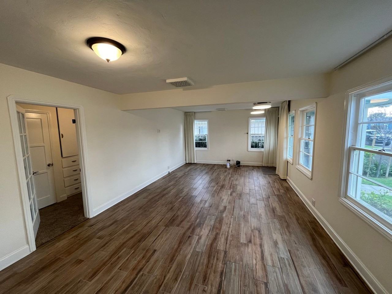 137 S Parker St - Photo 6 of 30