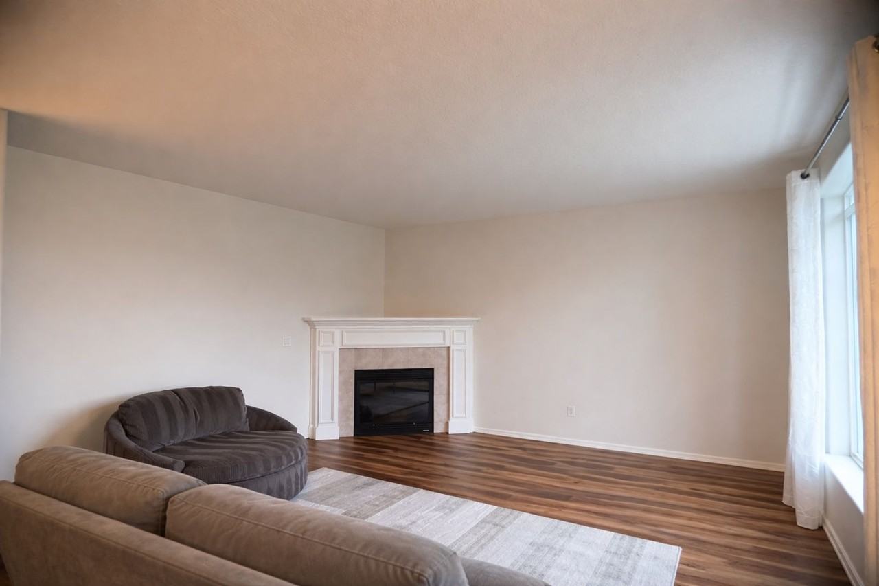 5447 N St - Photo 2 of 19