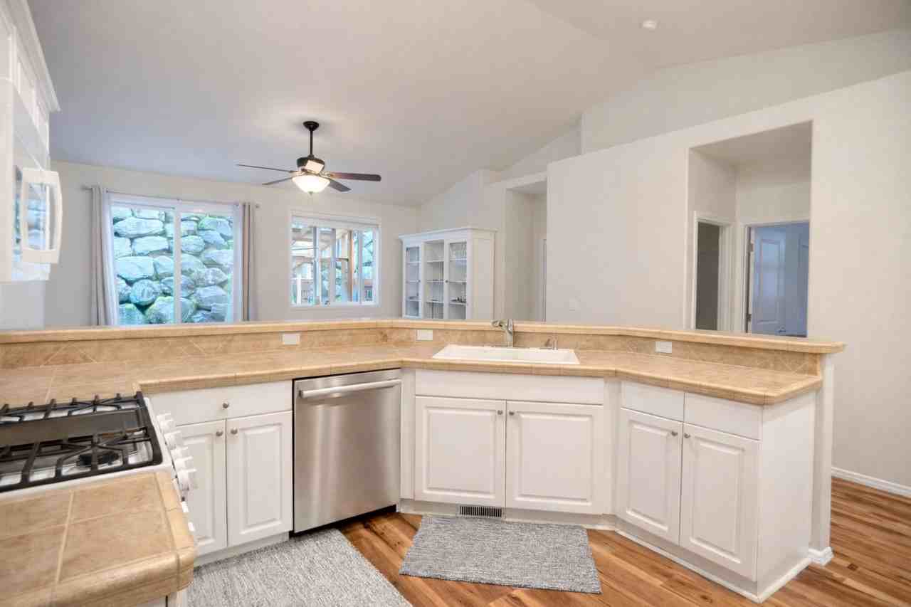 5447 N St - Photo 4 of 19