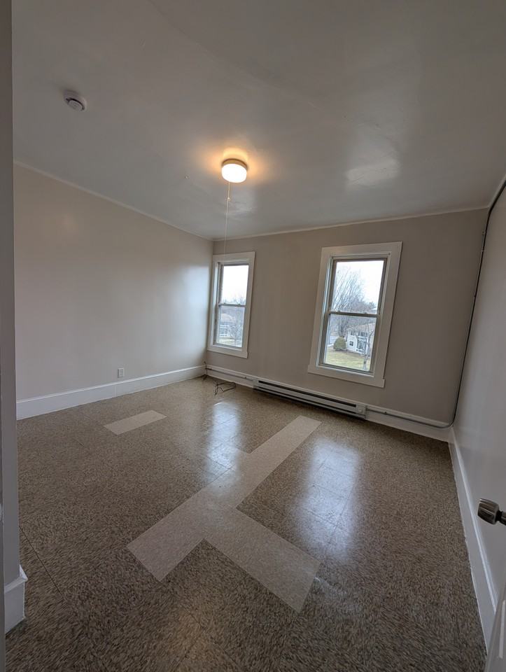 224 Lyman Street #3R - Photo 5 of 8