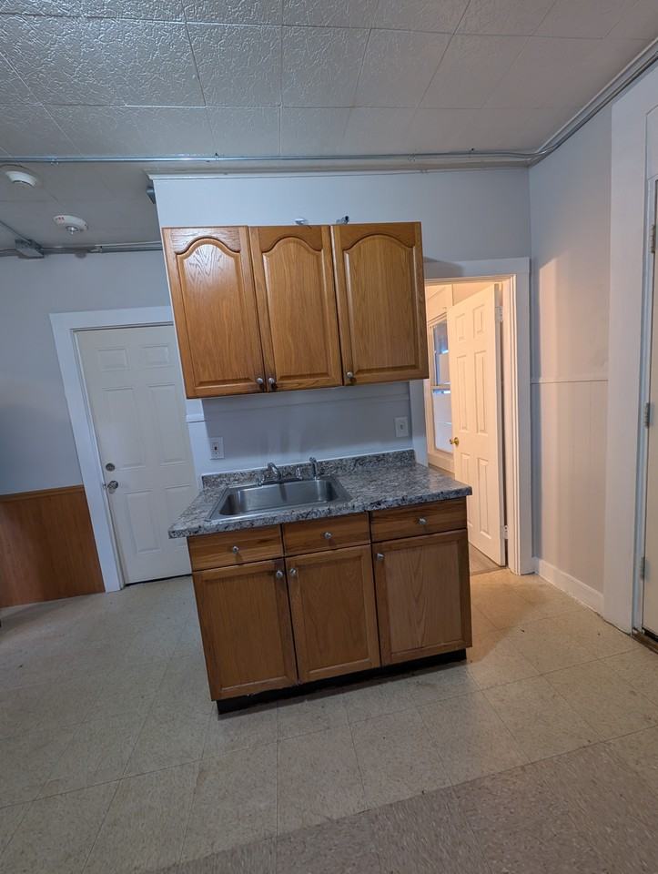 224 Lyman Street #3R - Photo 6 of 8