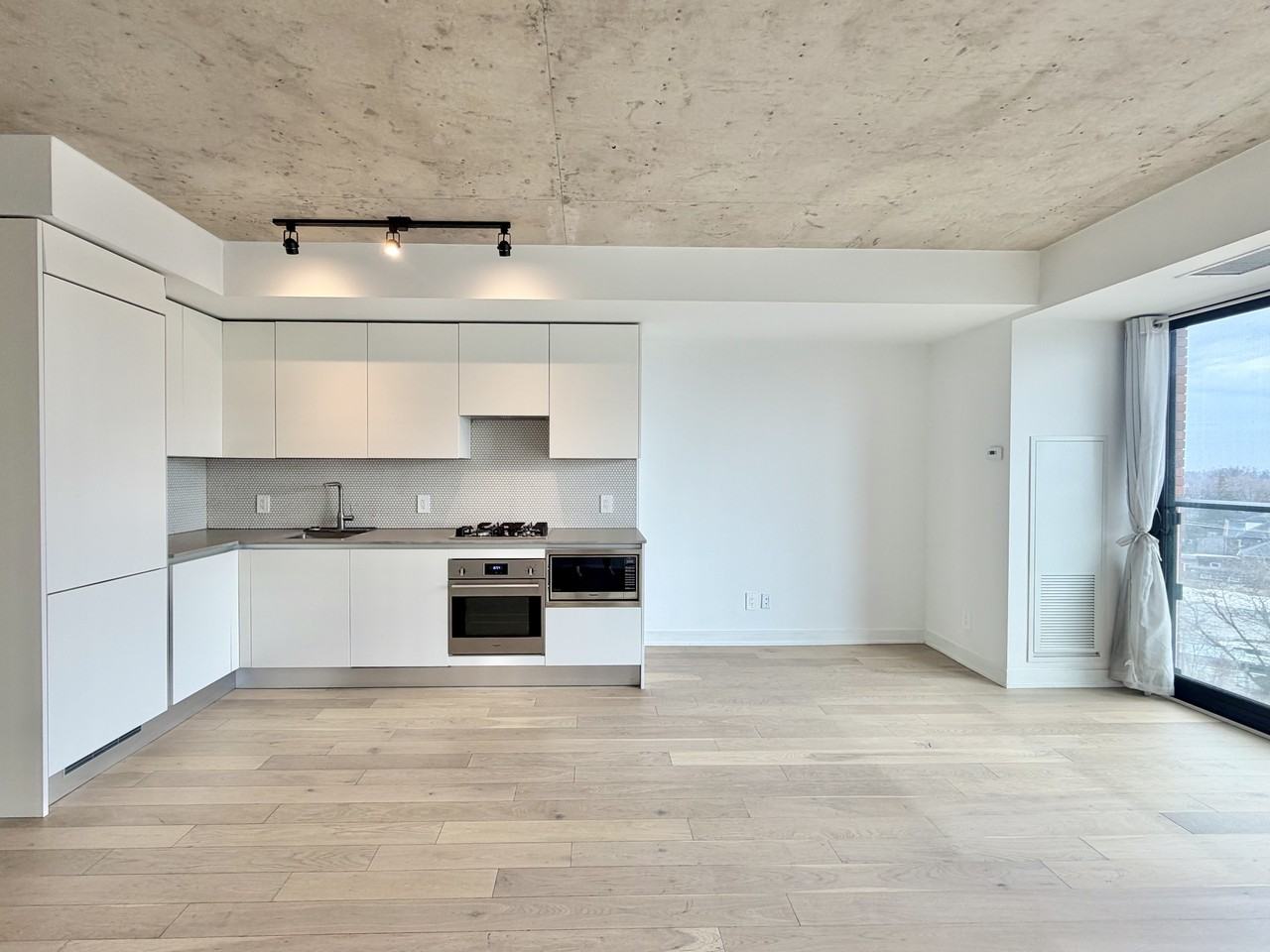 2720 Dundas Street West #523 - Photo 4 of 12