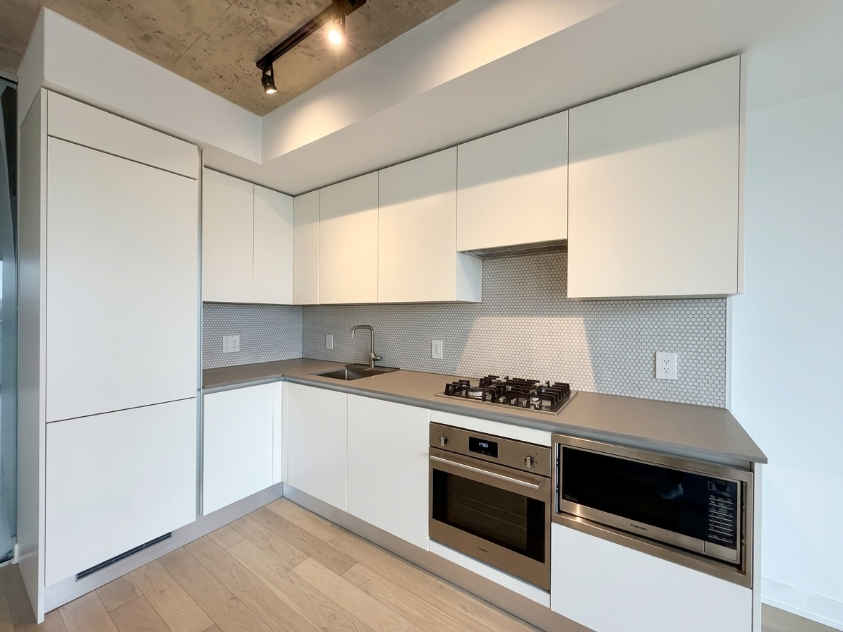 2720 Dundas Street West #523 - Photo 5 of 12