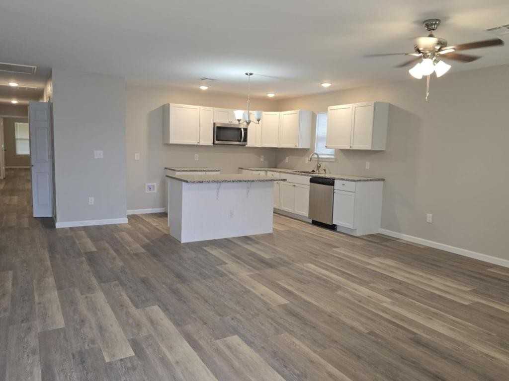 4111 W 57th St Apt B - Photo 2 of 19