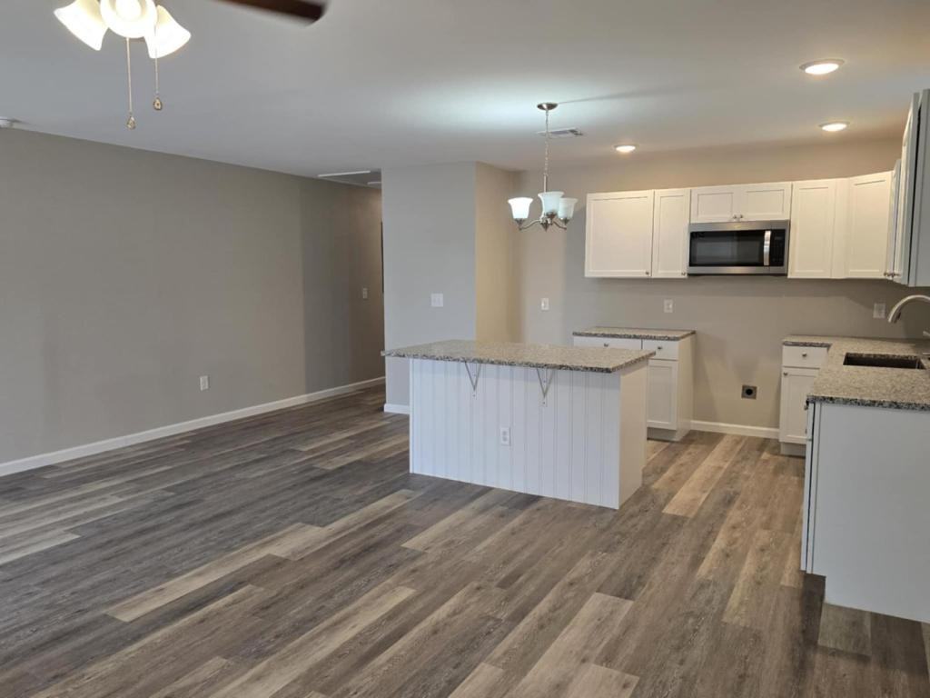 4111 W 57th St Apt B - Photo 3 of 19