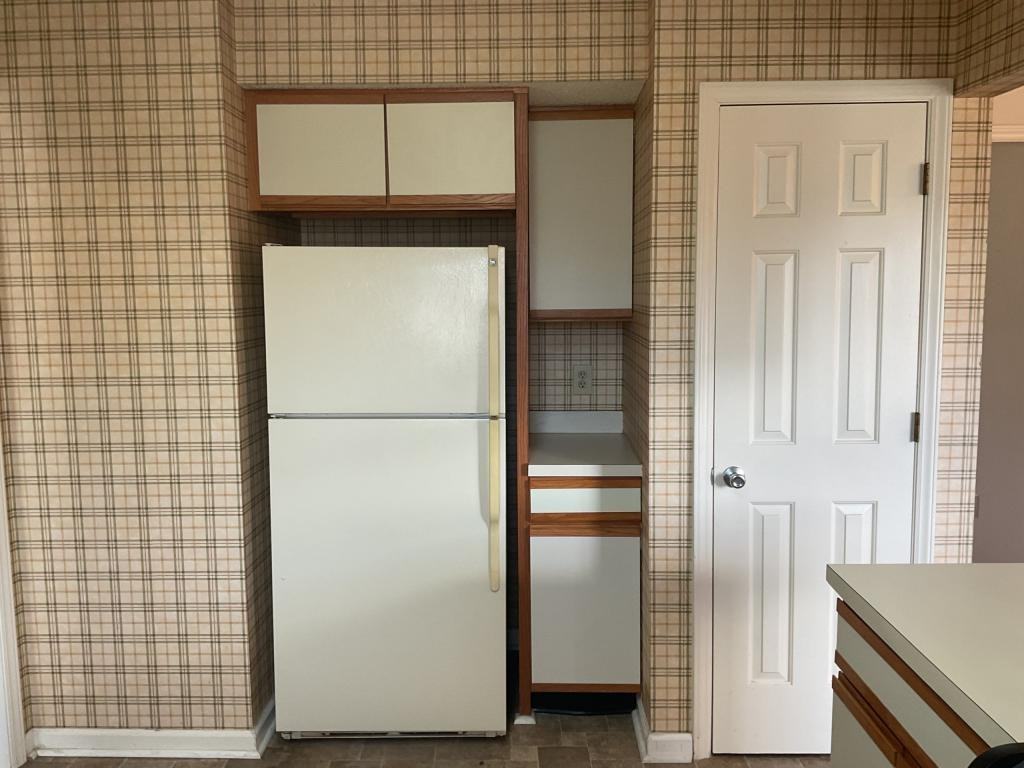 604 Gleneagles Dr - Photo 5 of 21