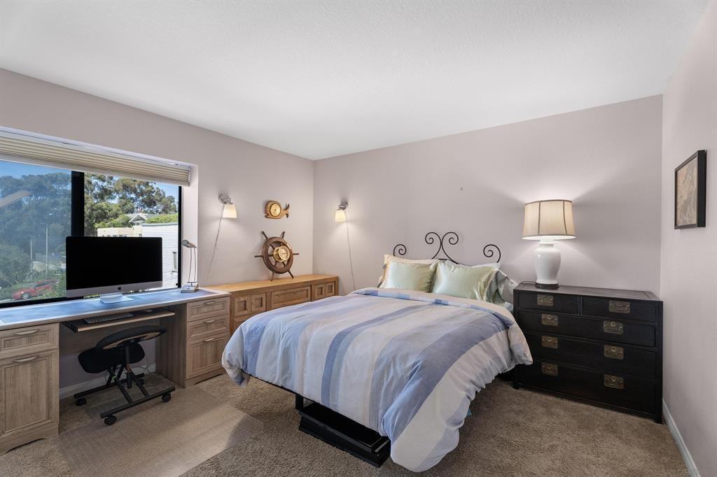 230 W Laurel St - Photo 3 of 24